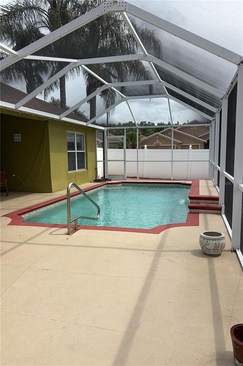 Active With Contract: $549,000 (4 beds, 3 baths, 2600 Square Feet)