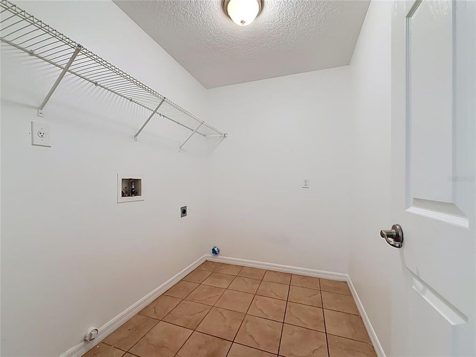 For Rent: $1,995 (3 beds, 2 baths, 1466 Square Feet)