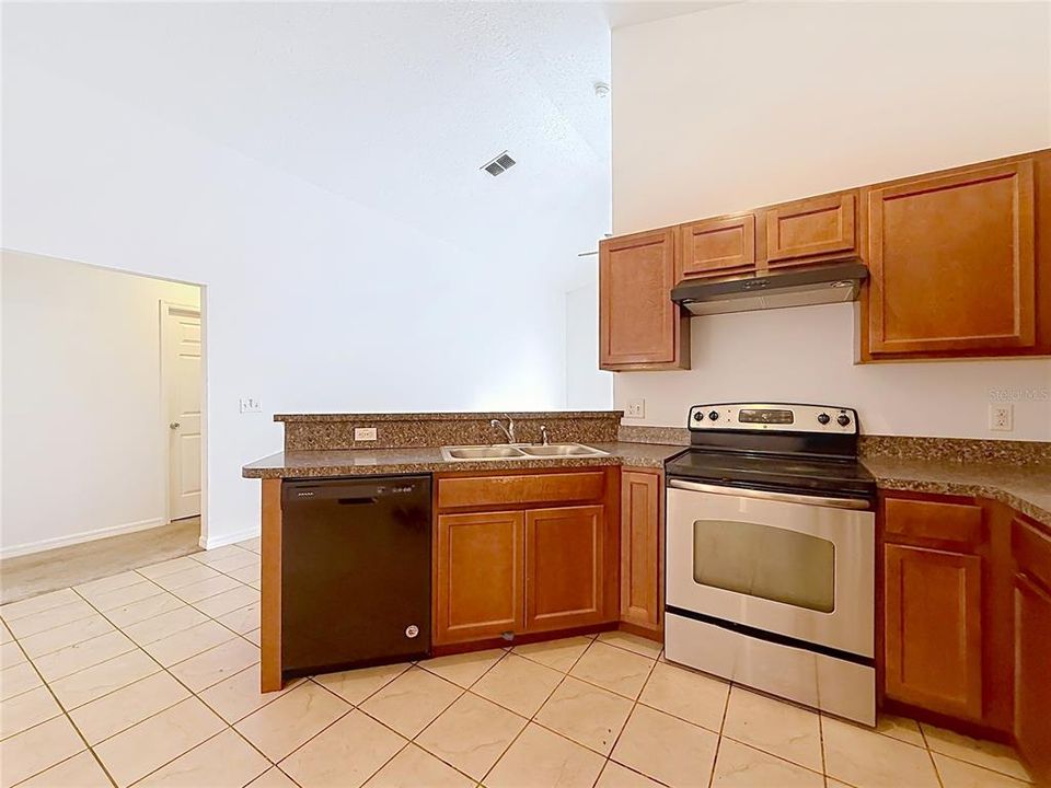 For Rent: $1,995 (3 beds, 2 baths, 1466 Square Feet)