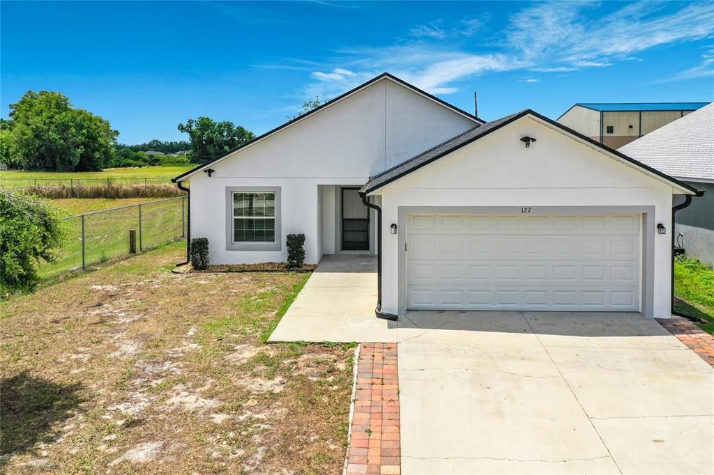 For Rent: $1,995 (3 beds, 2 baths, 1466 Square Feet)
