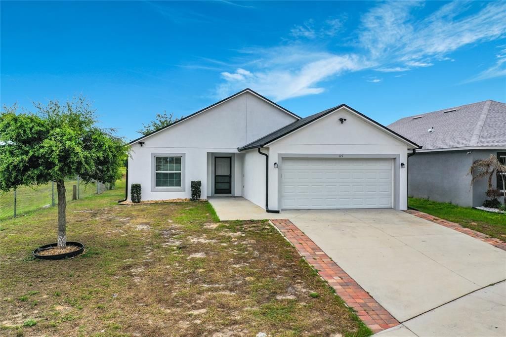 For Rent: $1,995 (3 beds, 2 baths, 1466 Square Feet)