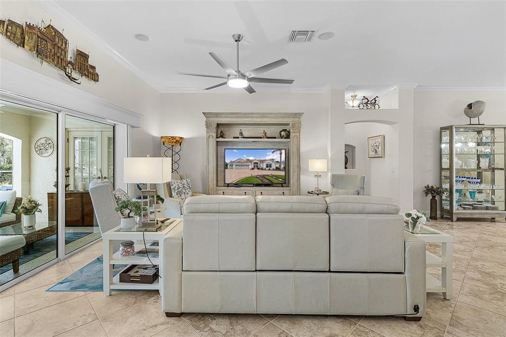 待售: $1,400,000 (5 贝兹, 4 浴室, 3359 平方英尺)