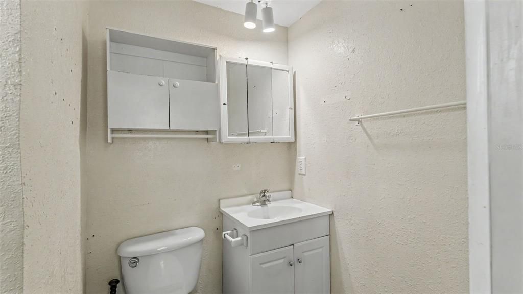 Под контрактом: $189,900 (3 спален, 2 ванн, 1152 Квадратных фут)
