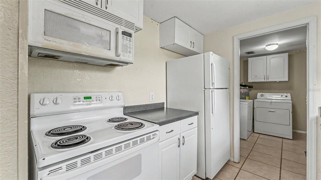 Под контрактом: $189,900 (3 спален, 2 ванн, 1152 Квадратных фут)