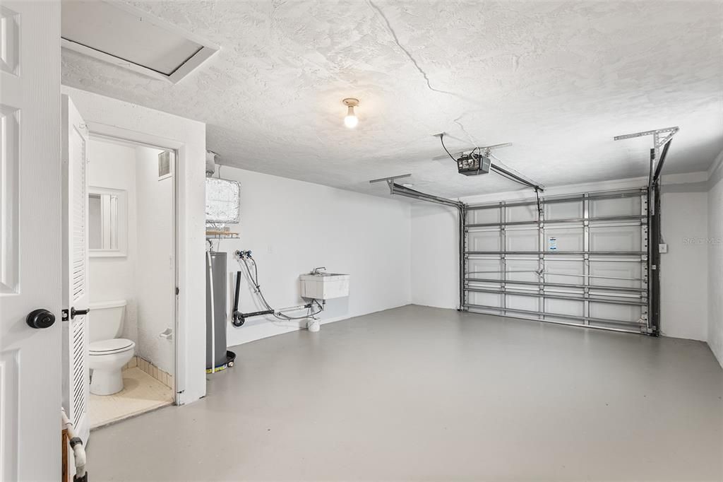 For Sale: $229,900 (3 beds, 2 baths, 1164 Square Feet)