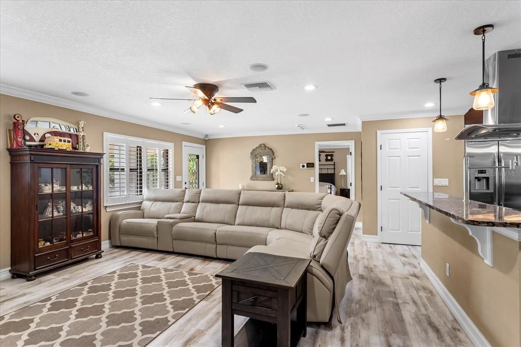 For Sale: $1,250,000 (3 beds, 3 baths, 2282 Square Feet)