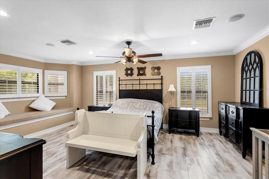 For Sale: $1,250,000 (3 beds, 3 baths, 2282 Square Feet)
