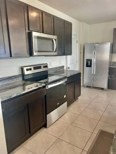 For Rent: $2,650 (4 beds, 2 baths, 2260 Square Feet)