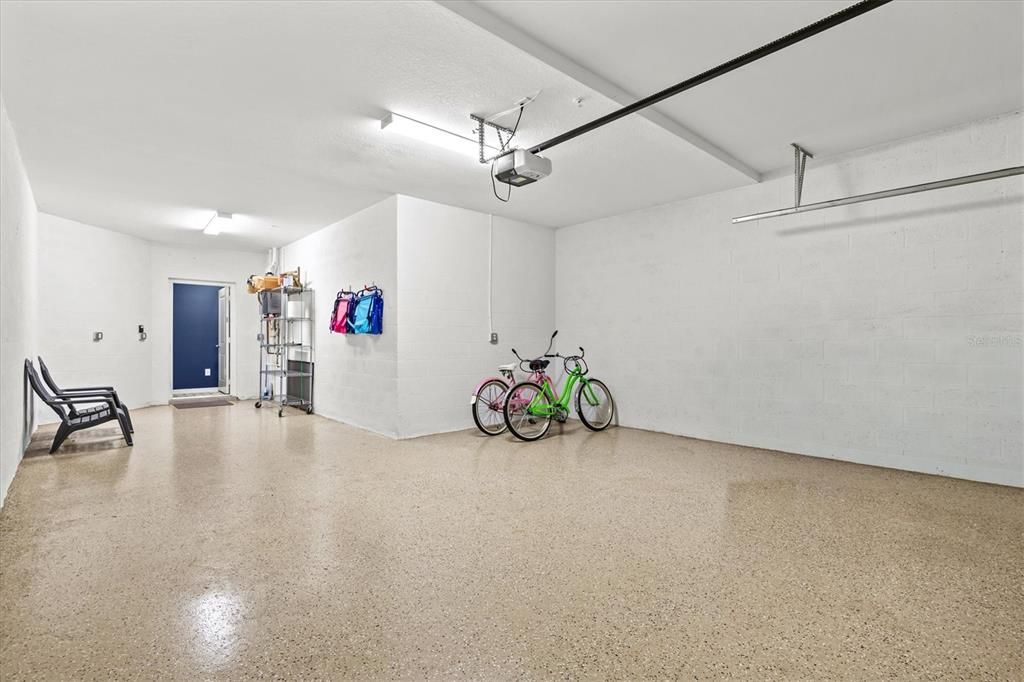 En Venta: $639,000 (3 camas, 2 baños, 2108 Pies cuadrados)
