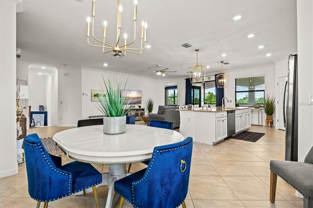 En Venta: $639,000 (3 camas, 2 baños, 2108 Pies cuadrados)