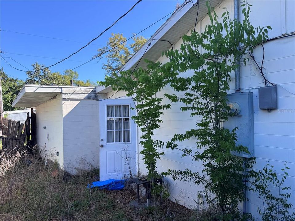 Active With Contract: $198,000 (3 beds, 2 baths, 1252 Square Feet)