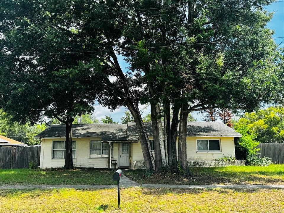 Active With Contract: $198,000 (3 beds, 2 baths, 1252 Square Feet)