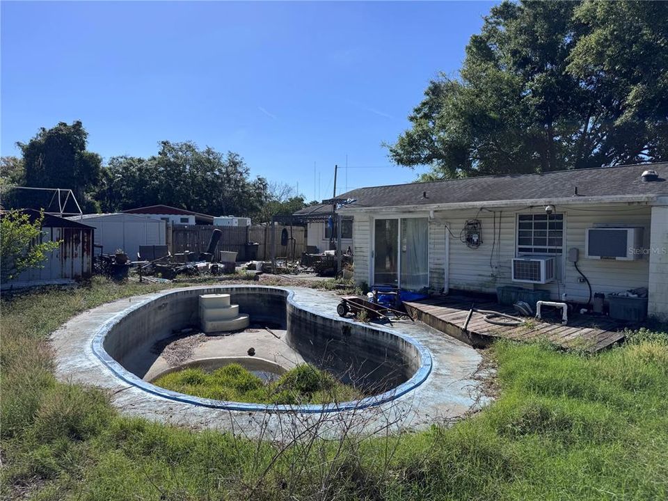 Active With Contract: $198,000 (3 beds, 2 baths, 1252 Square Feet)