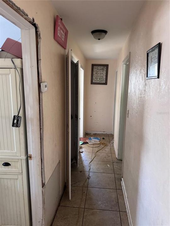 Active With Contract: $198,000 (3 beds, 2 baths, 1252 Square Feet)