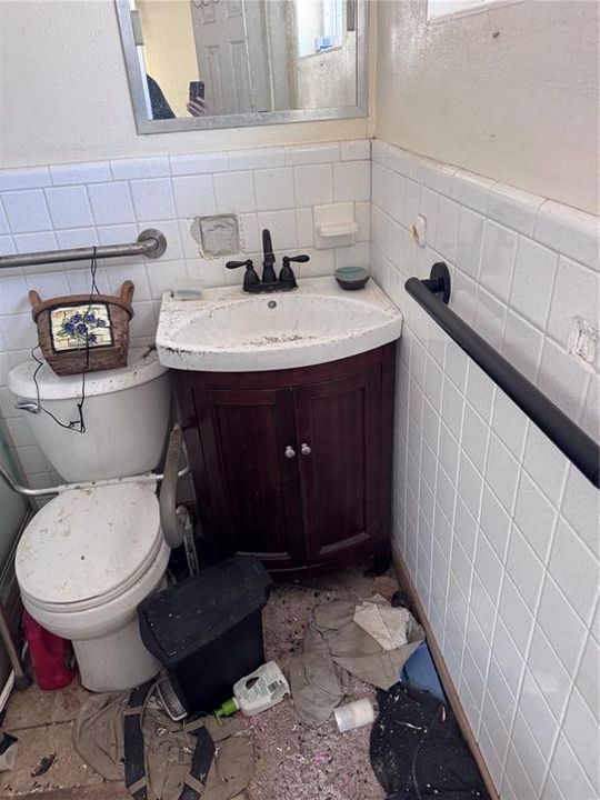 Active With Contract: $198,000 (3 beds, 2 baths, 1252 Square Feet)