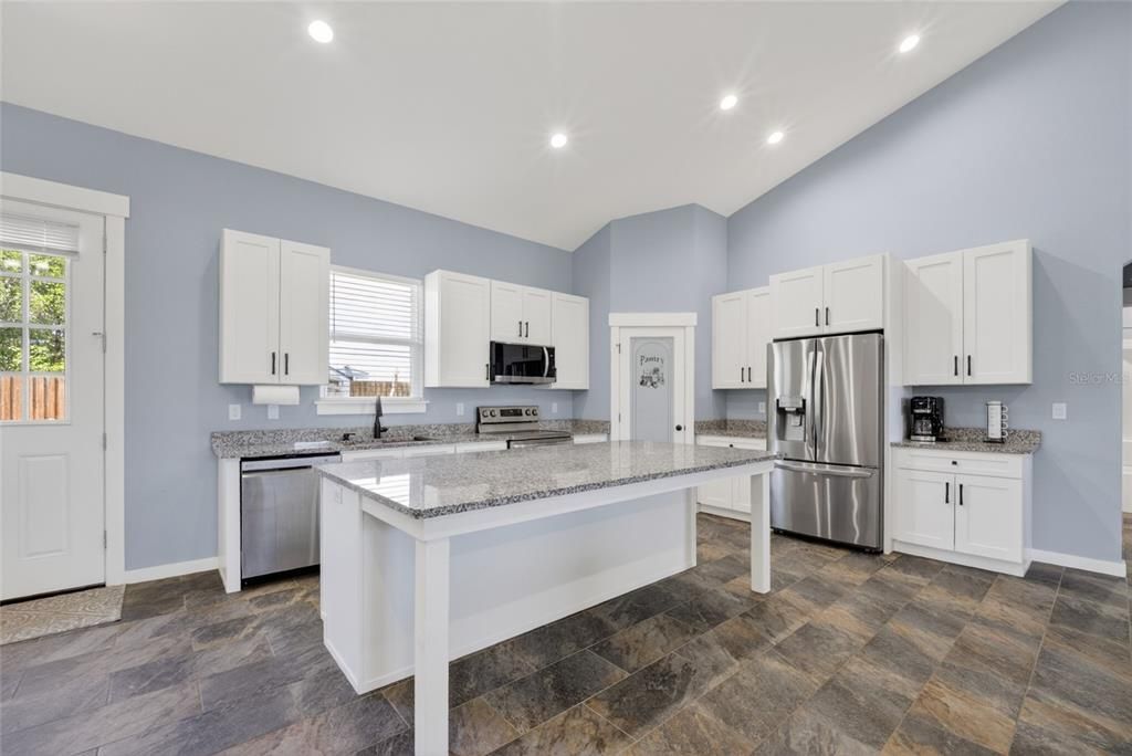 En Venta: $349,900 (3 camas, 2 baños, 1801 Pies cuadrados)