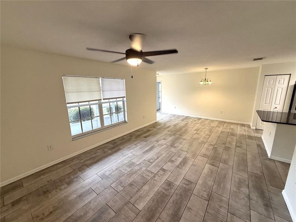 For Sale: $320,000 (3 beds, 2 baths, 1371 Square Feet)