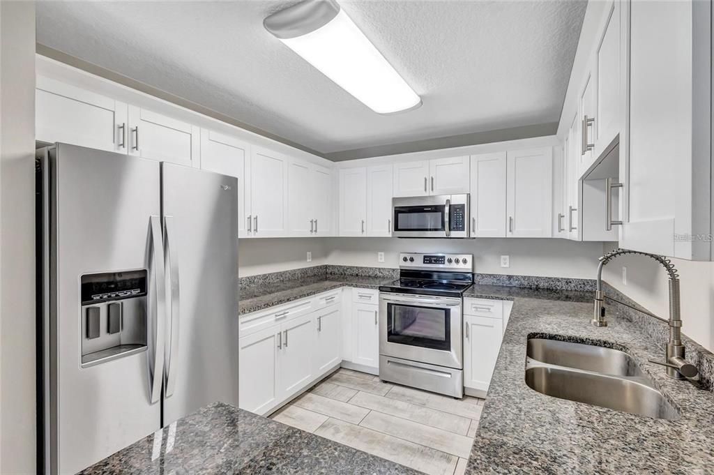 For Sale: $320,000 (3 beds, 2 baths, 1371 Square Feet)