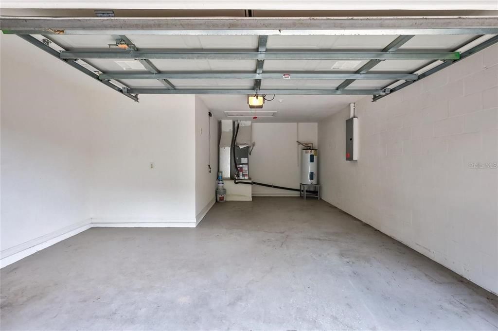 For Sale: $320,000 (3 beds, 2 baths, 1371 Square Feet)