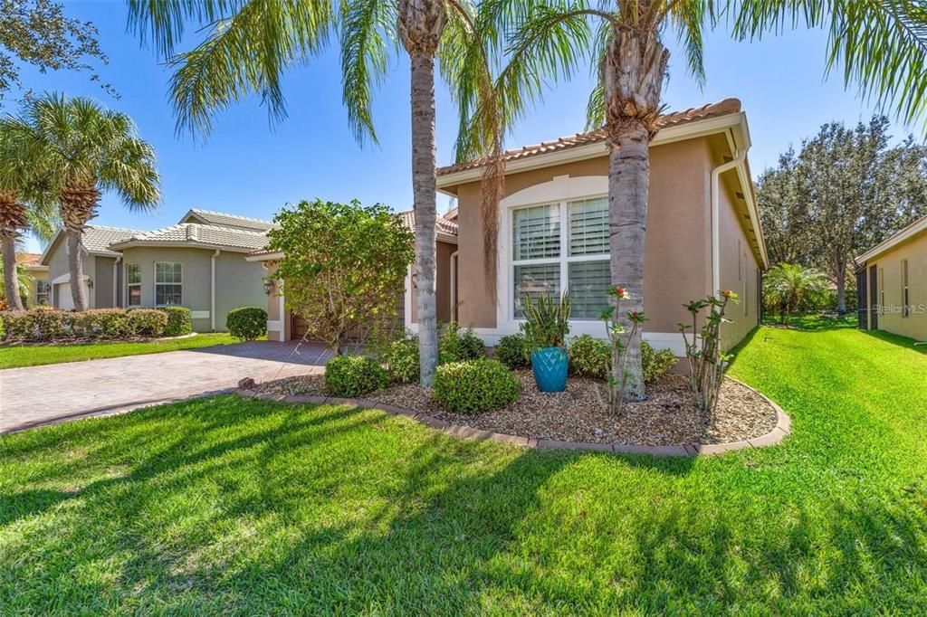 For Sale: $395,000 (3 beds, 2 baths, 2058 Square Feet)