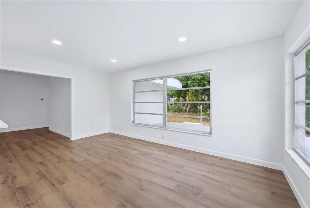 Active With Contract: $399,000 (4 beds, 2 baths, 1798 Square Feet)