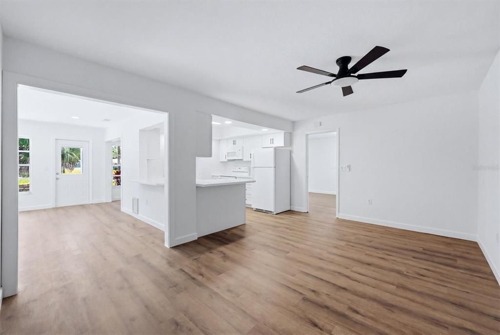 Active With Contract: $399,000 (4 beds, 2 baths, 1798 Square Feet)