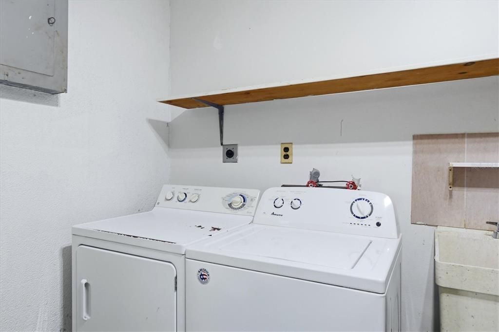 Active With Contract: $399,000 (4 beds, 2 baths, 1798 Square Feet)