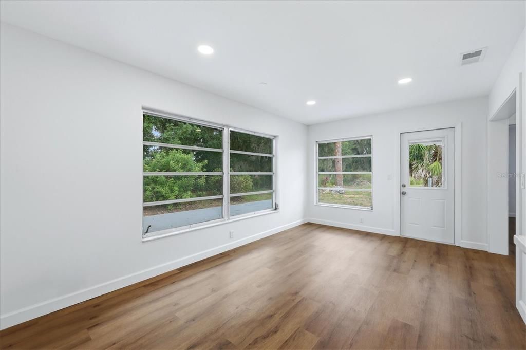 Active With Contract: $399,000 (4 beds, 2 baths, 1798 Square Feet)