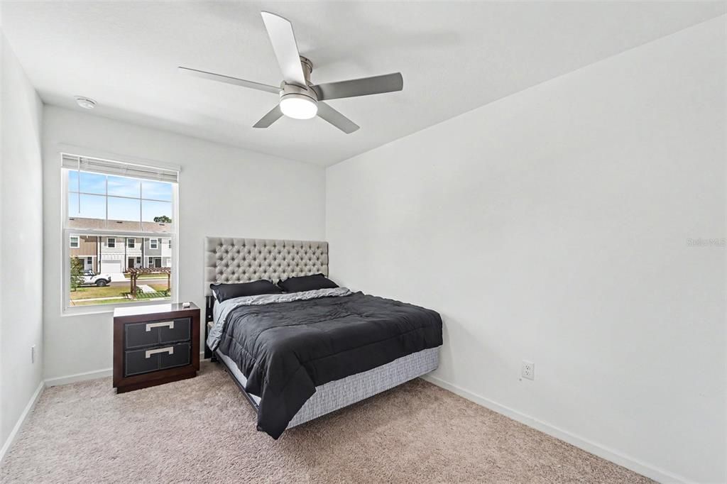 For Rent: $2,099 (3 beds, 2 baths, 1386 Square Feet)