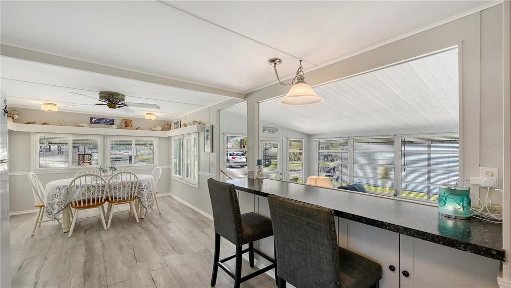 For Sale: $199,900 (2 beds, 1 baths, 830 Square Feet)