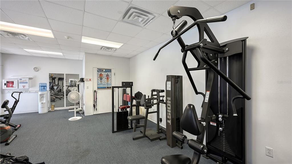 For Sale: $199,900 (2 beds, 1 baths, 830 Square Feet)