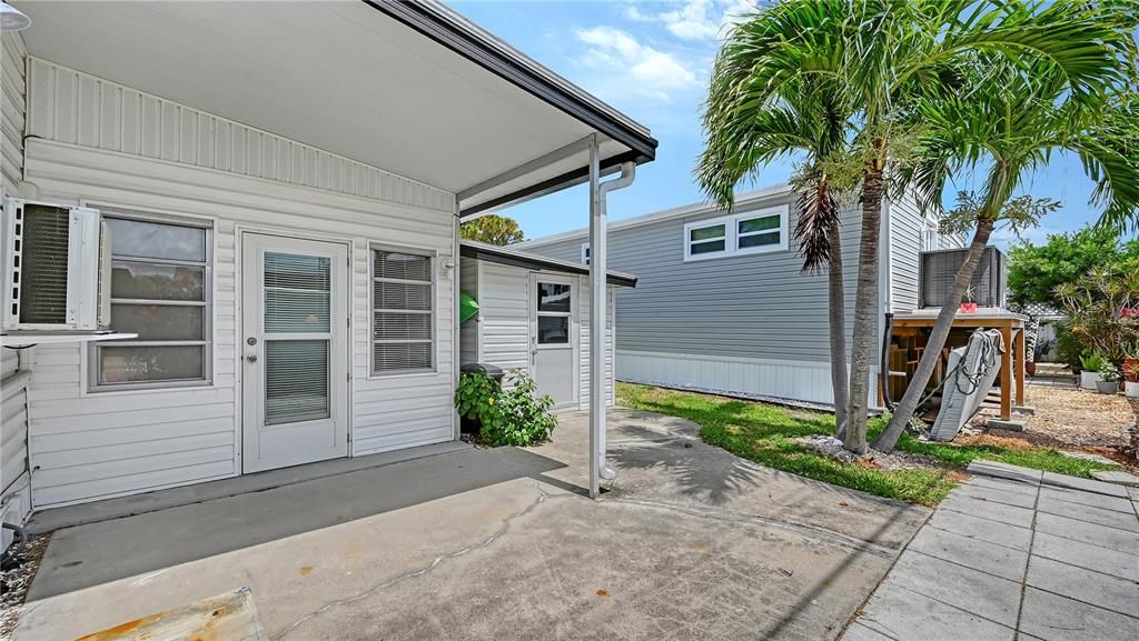 For Sale: $199,900 (2 beds, 1 baths, 830 Square Feet)