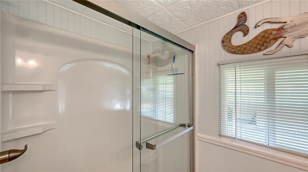 For Sale: $199,900 (2 beds, 1 baths, 830 Square Feet)