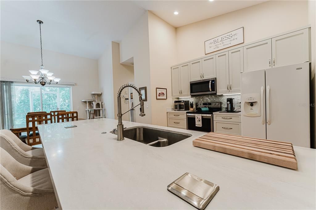 For Sale: $580,000 (3 beds, 2 baths, 1725 Square Feet)