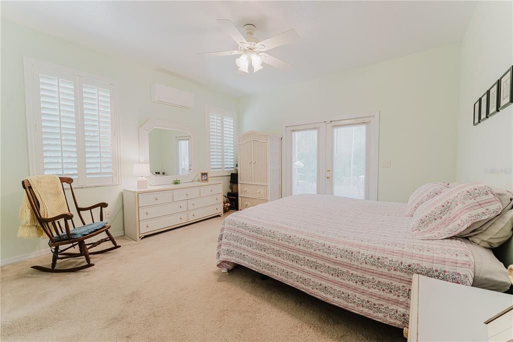 For Sale: $580,000 (3 beds, 2 baths, 1725 Square Feet)