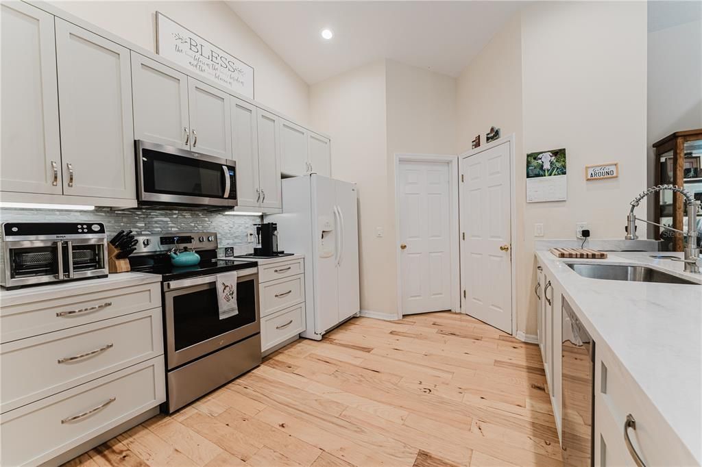 For Sale: $580,000 (3 beds, 2 baths, 1725 Square Feet)