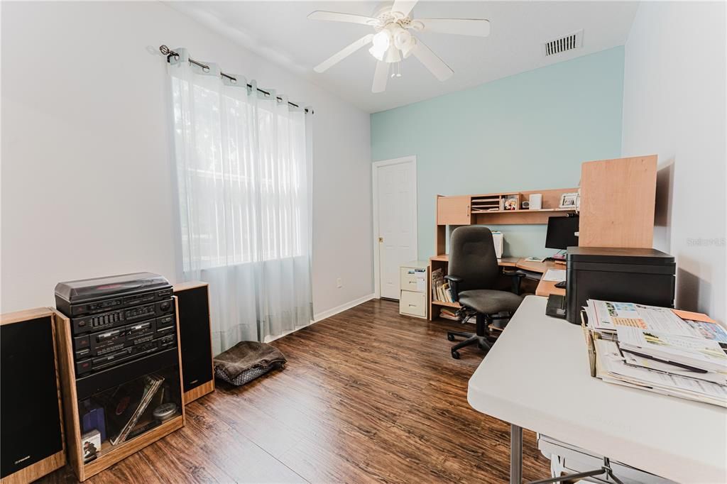 For Sale: $580,000 (3 beds, 2 baths, 1725 Square Feet)