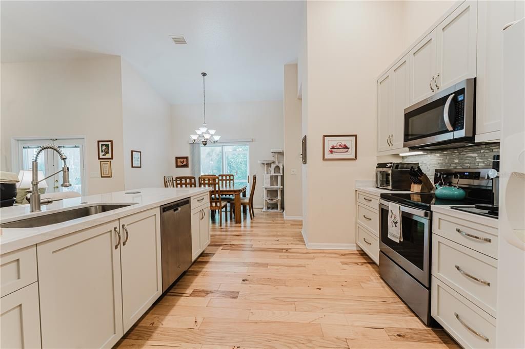 For Sale: $580,000 (3 beds, 2 baths, 1725 Square Feet)