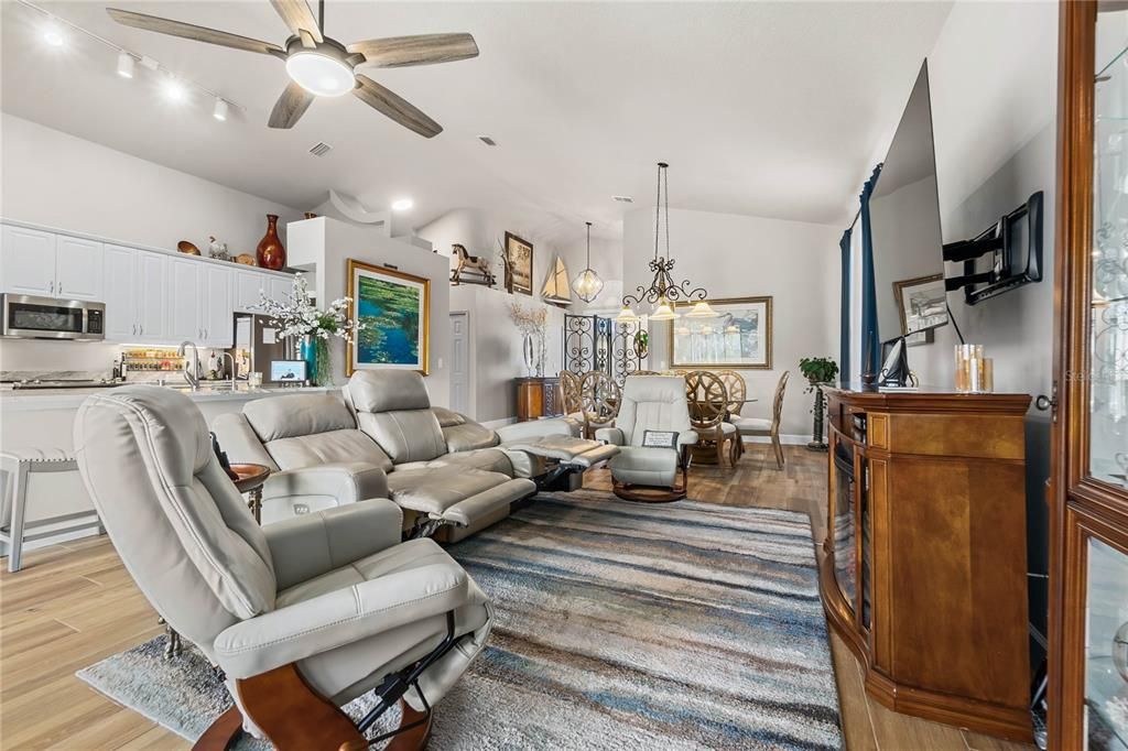For Rent: $3,500 (3 beds, 2 baths, 1926 Square Feet)