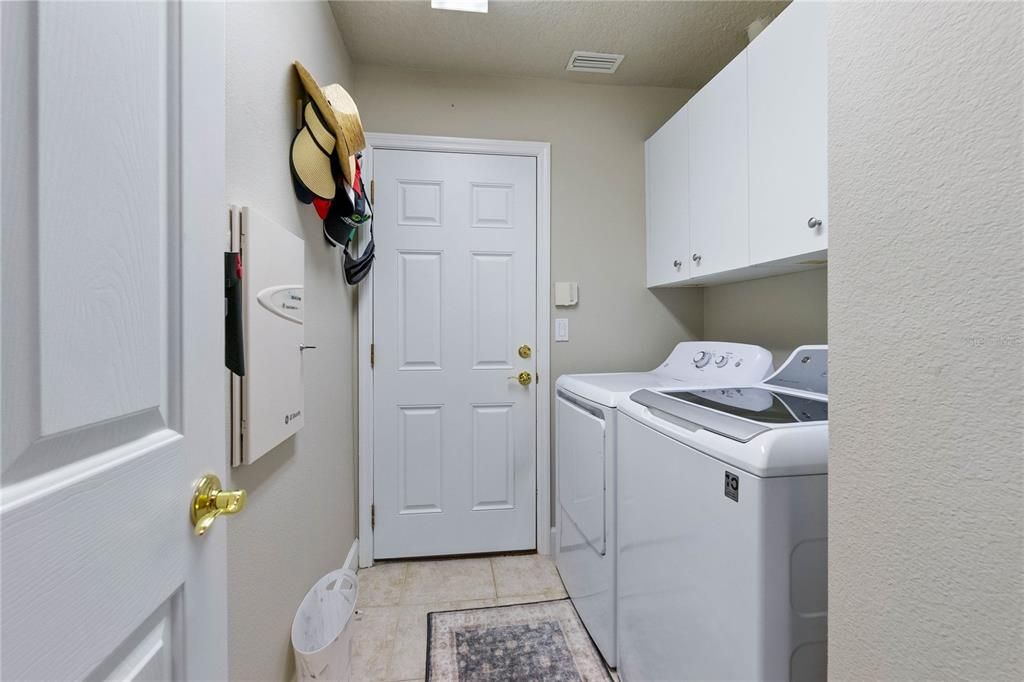For Rent: $3,500 (3 beds, 2 baths, 1926 Square Feet)