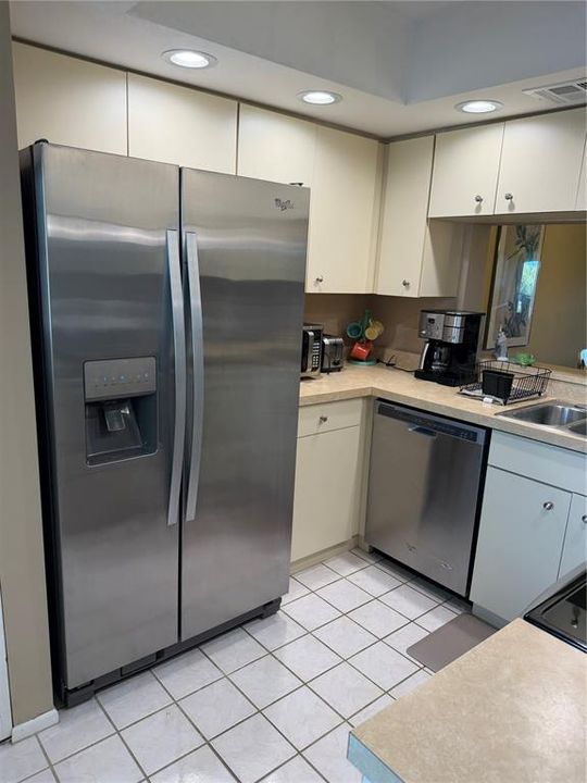 В аренду: $2,350 (2 спален, 2 ванн, 1334 Квадратных фут)