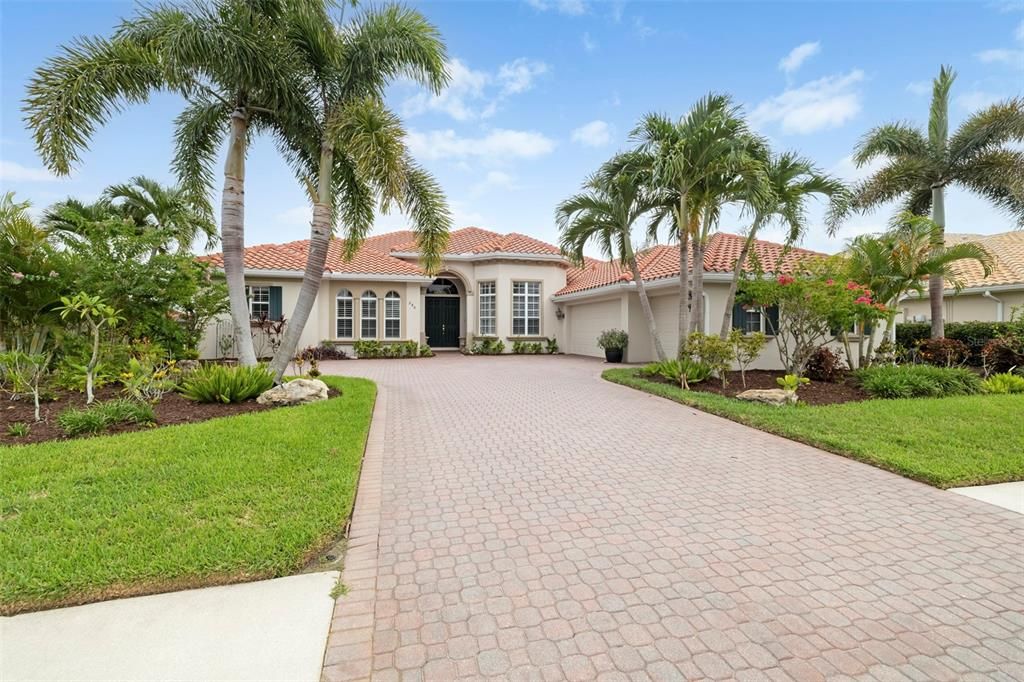 For Sale: $1,149,900 (3 beds, 3 baths, 3136 Square Feet)