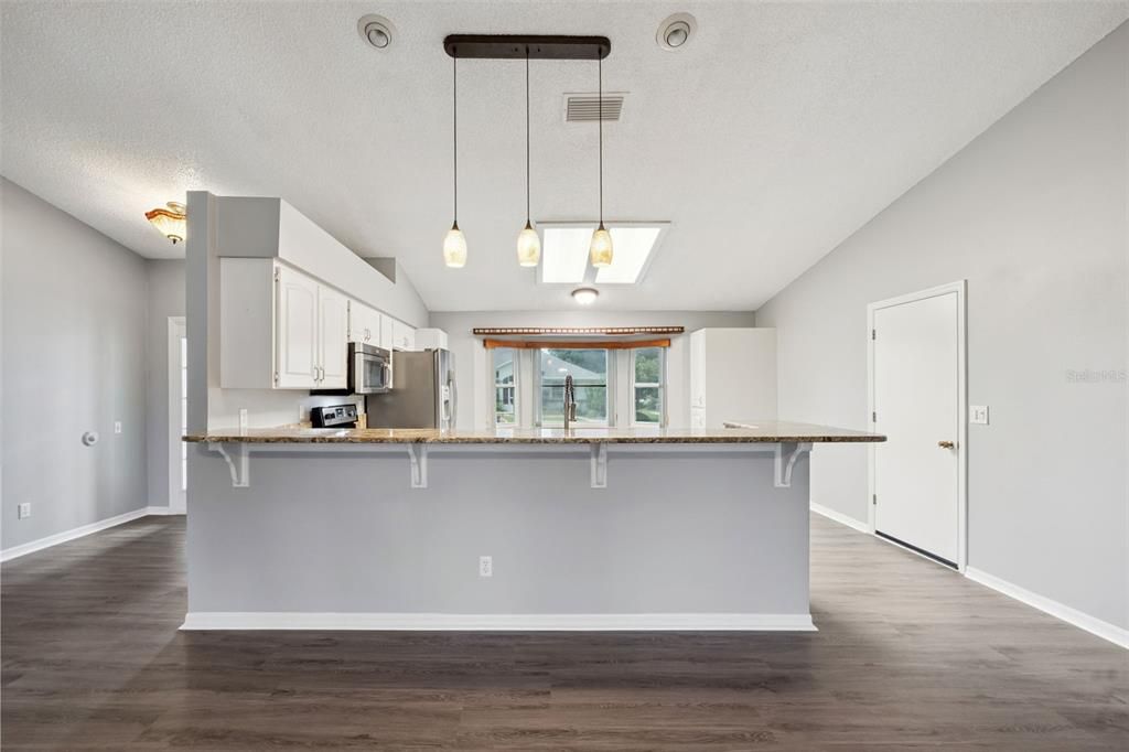 En Venta: $289,900 (3 camas, 2 baños, 1964 Pies cuadrados)
