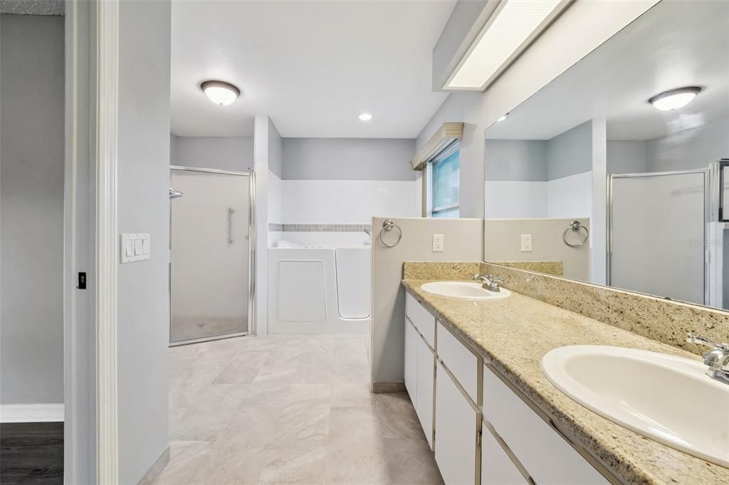 En Venta: $289,900 (3 camas, 2 baños, 1964 Pies cuadrados)