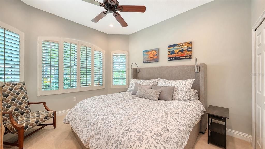 For Sale: $1,050,000 (3 beds, 2 baths, 2255 Square Feet)