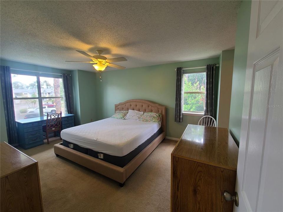 For Sale: $160,000 (2 beds, 2 baths, 1070 Square Feet)