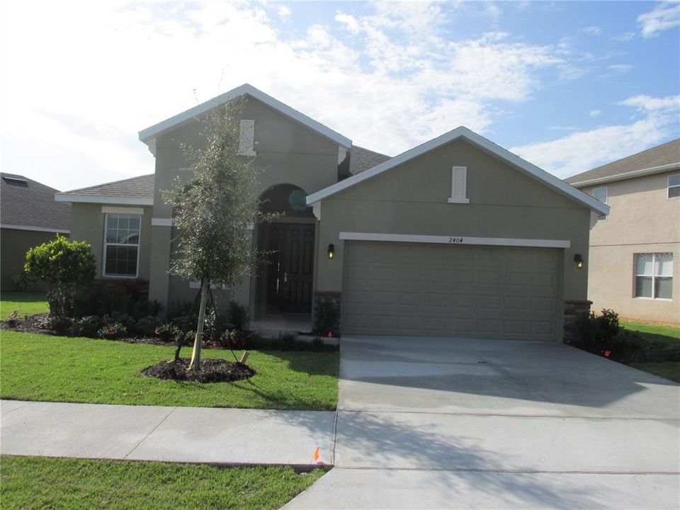 For Rent: $2,375 (3 beds, 2 baths, 1981 Square Feet)