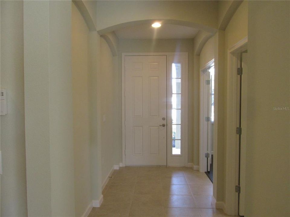 For Rent: $2,375 (3 beds, 2 baths, 1981 Square Feet)