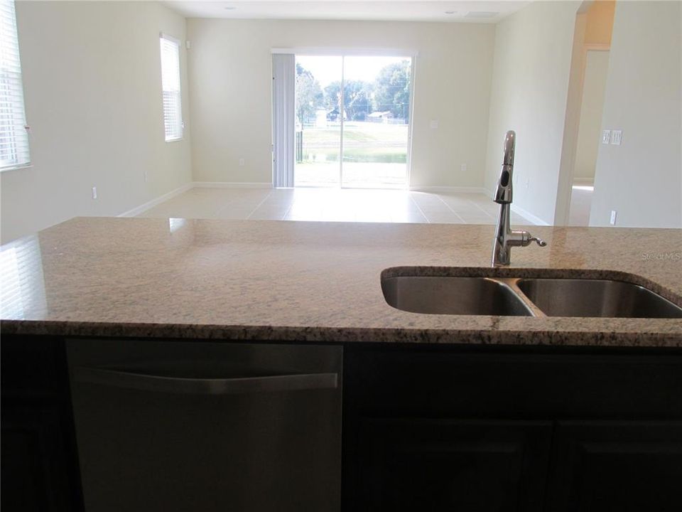 For Rent: $2,375 (3 beds, 2 baths, 1981 Square Feet)