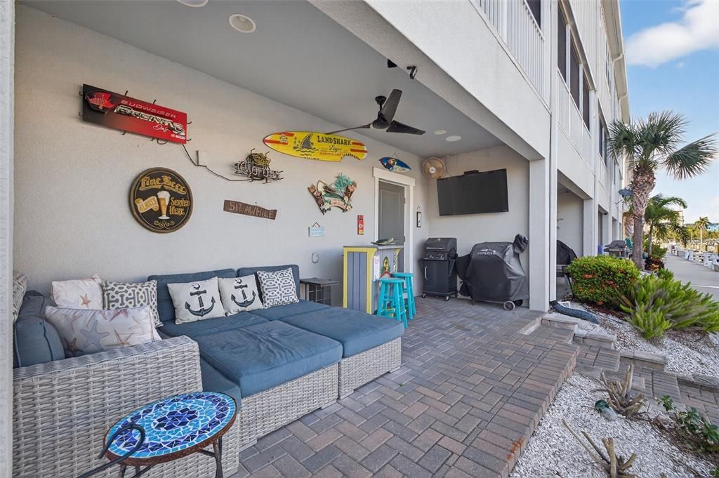 For Rent: $3,900 (4 beds, 2 baths, 1920 Square Feet)